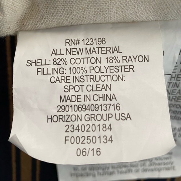 Hot Topic Skull Pillow - Picture 3 of 4